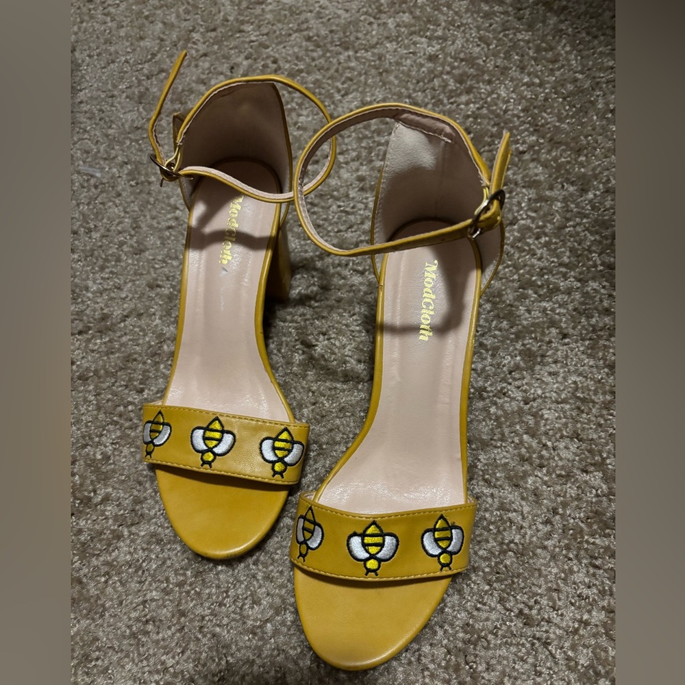 ModCloth Bumble bee heels